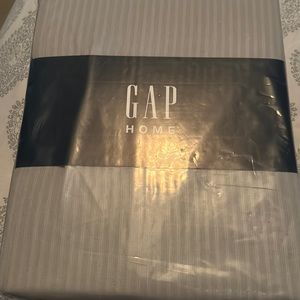 Sheer Dobby dyed gray pair